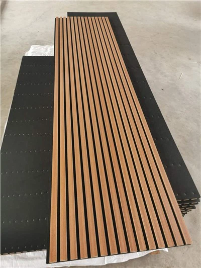 Акустичен стенен панел от дърво